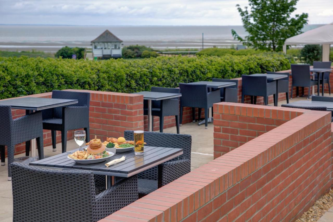 Old Hunstanton Le Strange Arms Hotel Bagian luar foto