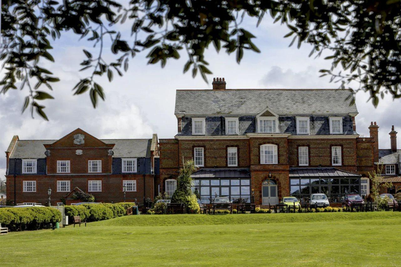 Old Hunstanton Le Strange Arms Hotel Bagian luar foto
